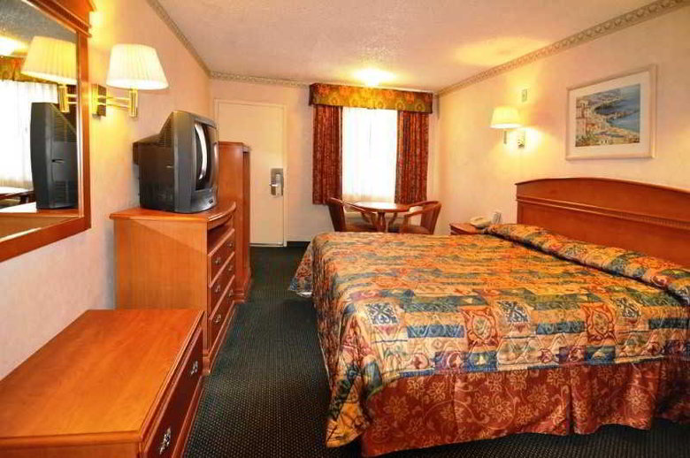 Hotel Orange Tustin Inn