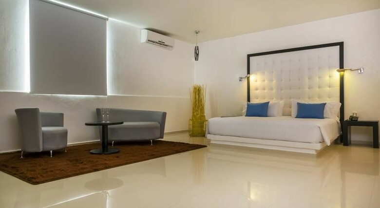 In Fashion Hotel Boutique