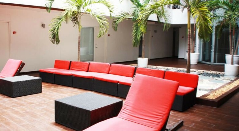 In Fashion Hotel Boutique