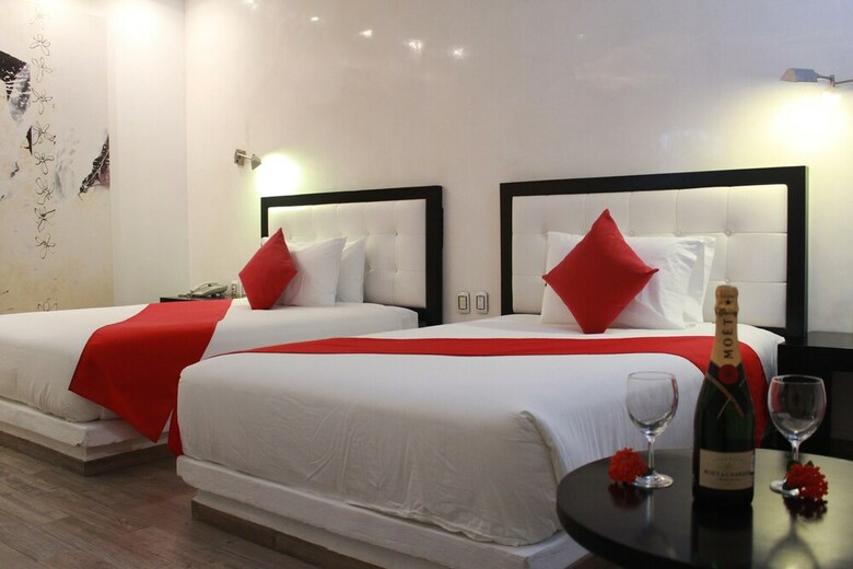 In Fashion Hotel Boutique