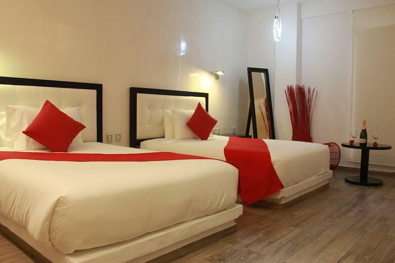 In Fashion Hotel Boutique