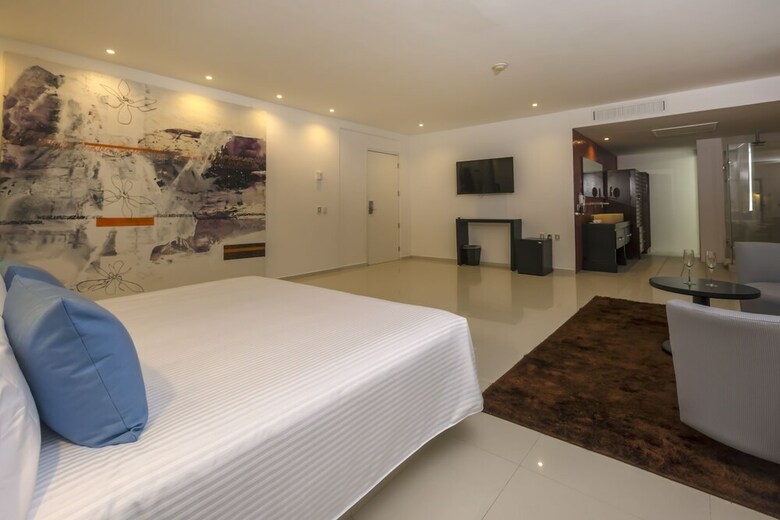In Fashion Hotel Boutique