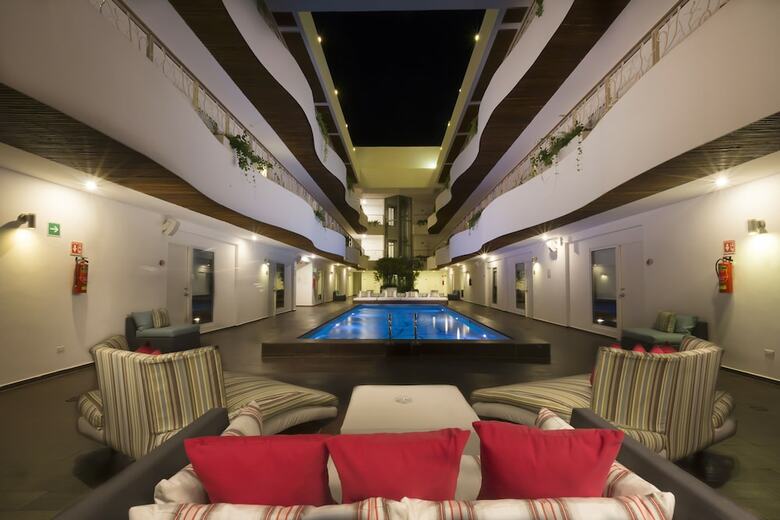 In Fashion Hotel Boutique
