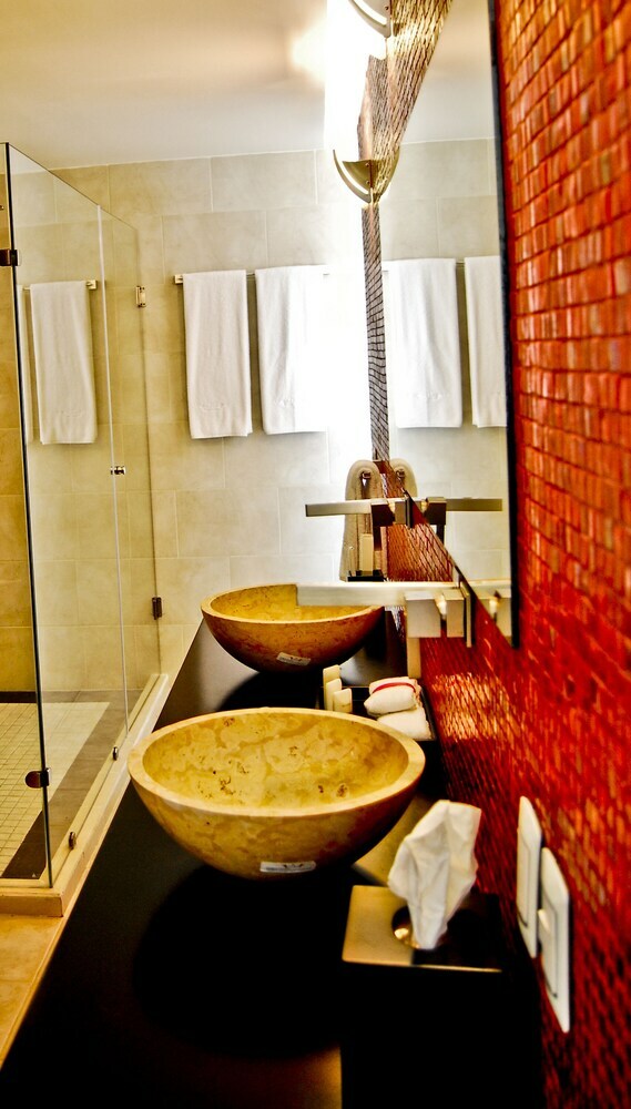 In Fashion Hotel Boutique