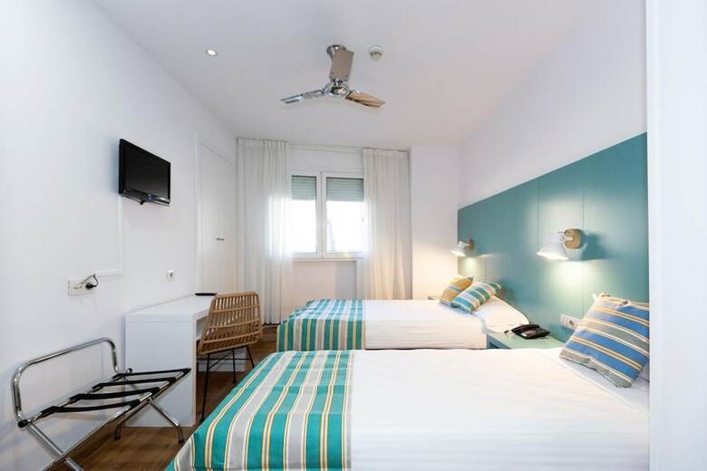 Yomo Hostal Bcn Port