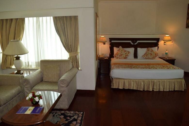 The Royal Plaza Hotel
