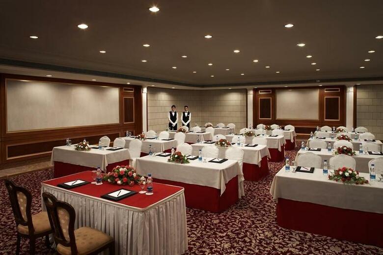 The Royal Plaza Hotel