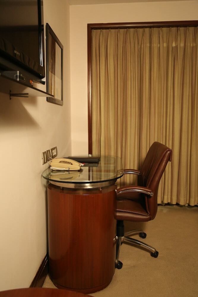 Hotel The Acura Bmk