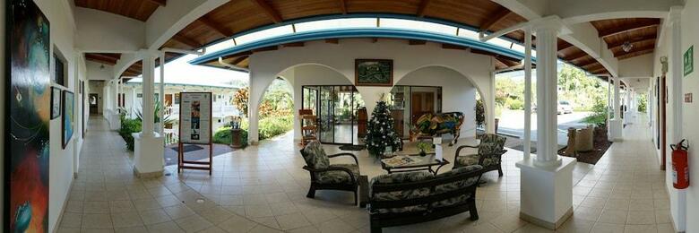 Hotel Cristal Ballena Resort