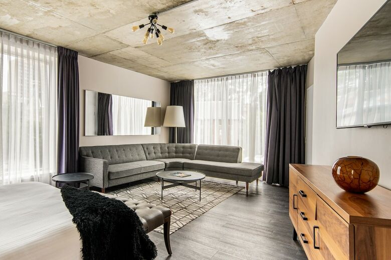 Hotel 10