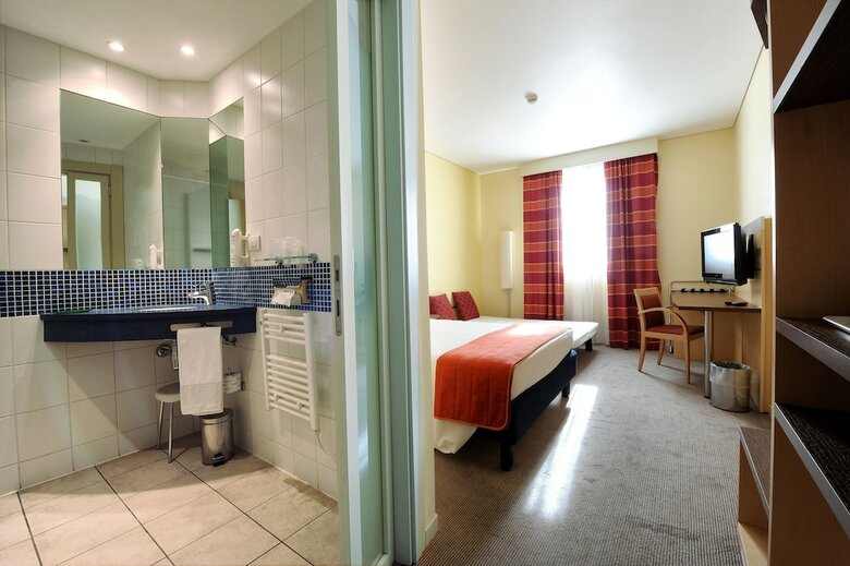 Hotel Holiday Inn Exp Bergamo West