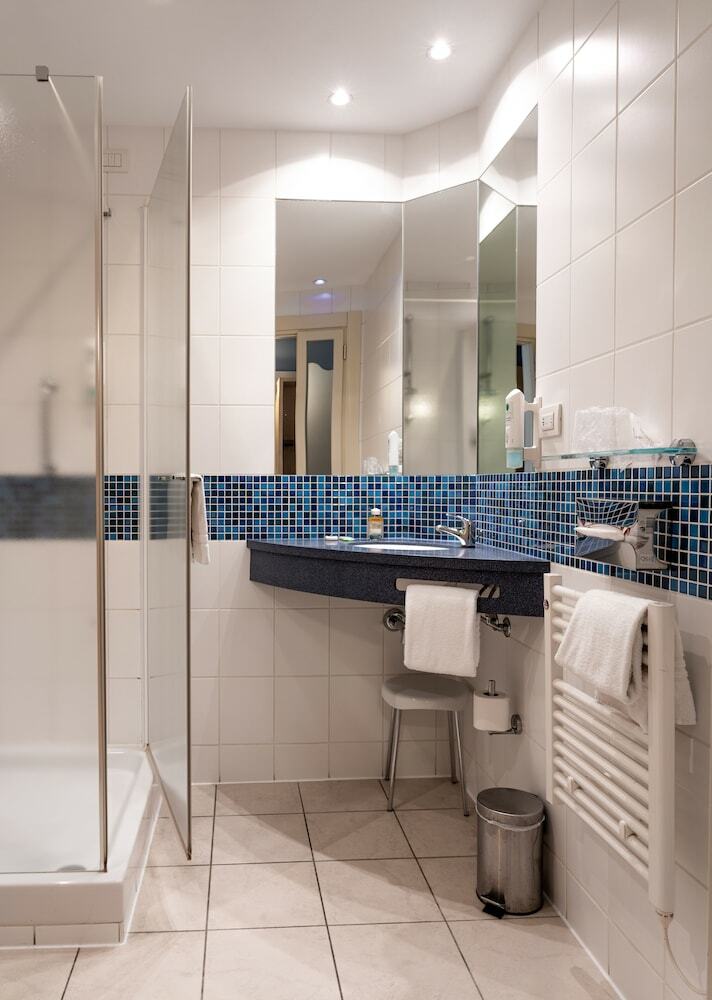 Hotel Holiday Inn Exp Bergamo West