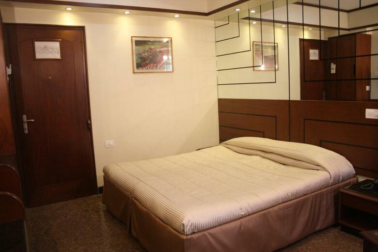 Hotel Karl Residency