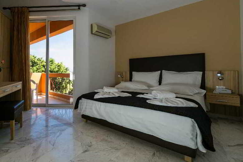 Hotel Elotia