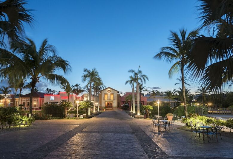 Hotel Ocean Blue & Sand Beach Resort - All Inclusive