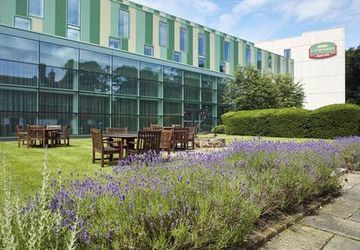 Hotel Courtyard By Marriott Airport