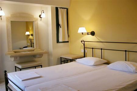 Golden Bay Aparthotel