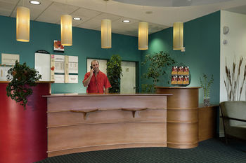 Hotel Ibis Bragan�a (.)