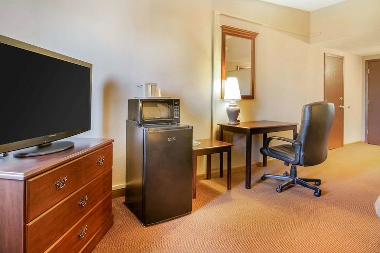 Hotel Quality Inn & Suites
