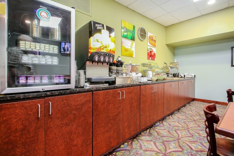 Hotel Quality Inn & Suites