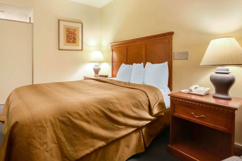 Hotel Quality Inn & Suites