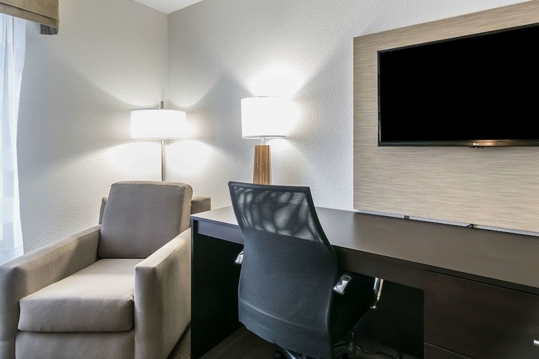 Hotel Sleep Inn & Suites