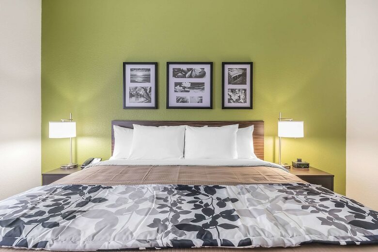 Hotel Sleep Inn & Suites