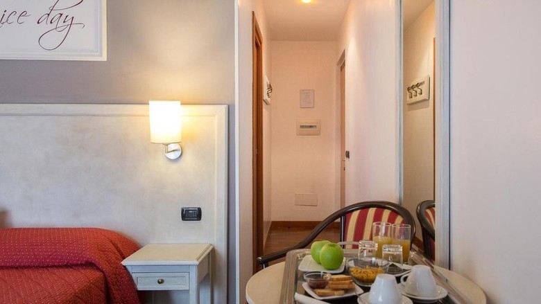 Hotel Inn Rome Rooms & Suites