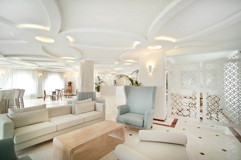 Hotel Santorini Palace