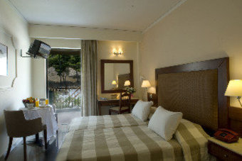 Hotel John & George