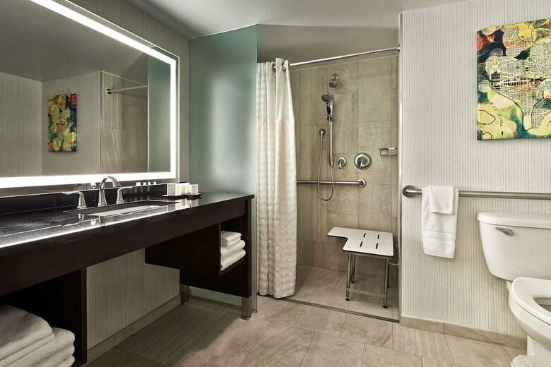 Hotel Embassy Suites Washington D.c. - At The Chevy Chase Pavilion