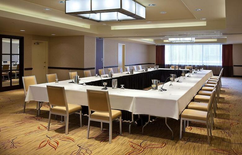 Hotel Embassy Suites Washington D.c. - At The Chevy Chase Pavilion