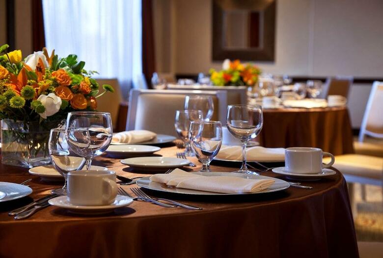 Hotel Embassy Suites Washington D.c. - At The Chevy Chase Pavilion