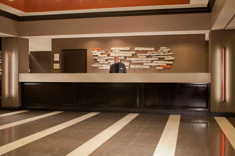 Hotel *embassy Suites Austin - Arboretum*