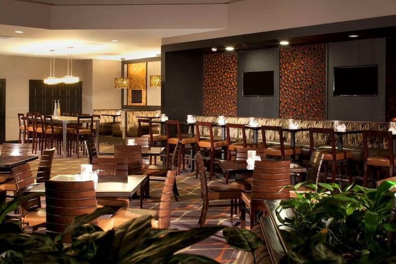Hotel *embassy Suites Austin - Arboretum*