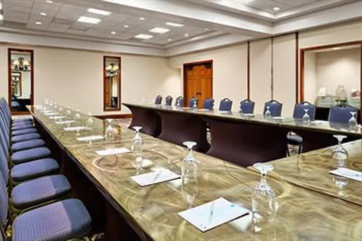 Hotel *embassy Suites Austin - Arboretum*