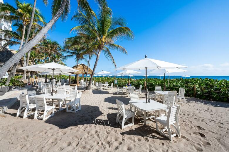 Hotel Beachcomber Resort & Villas