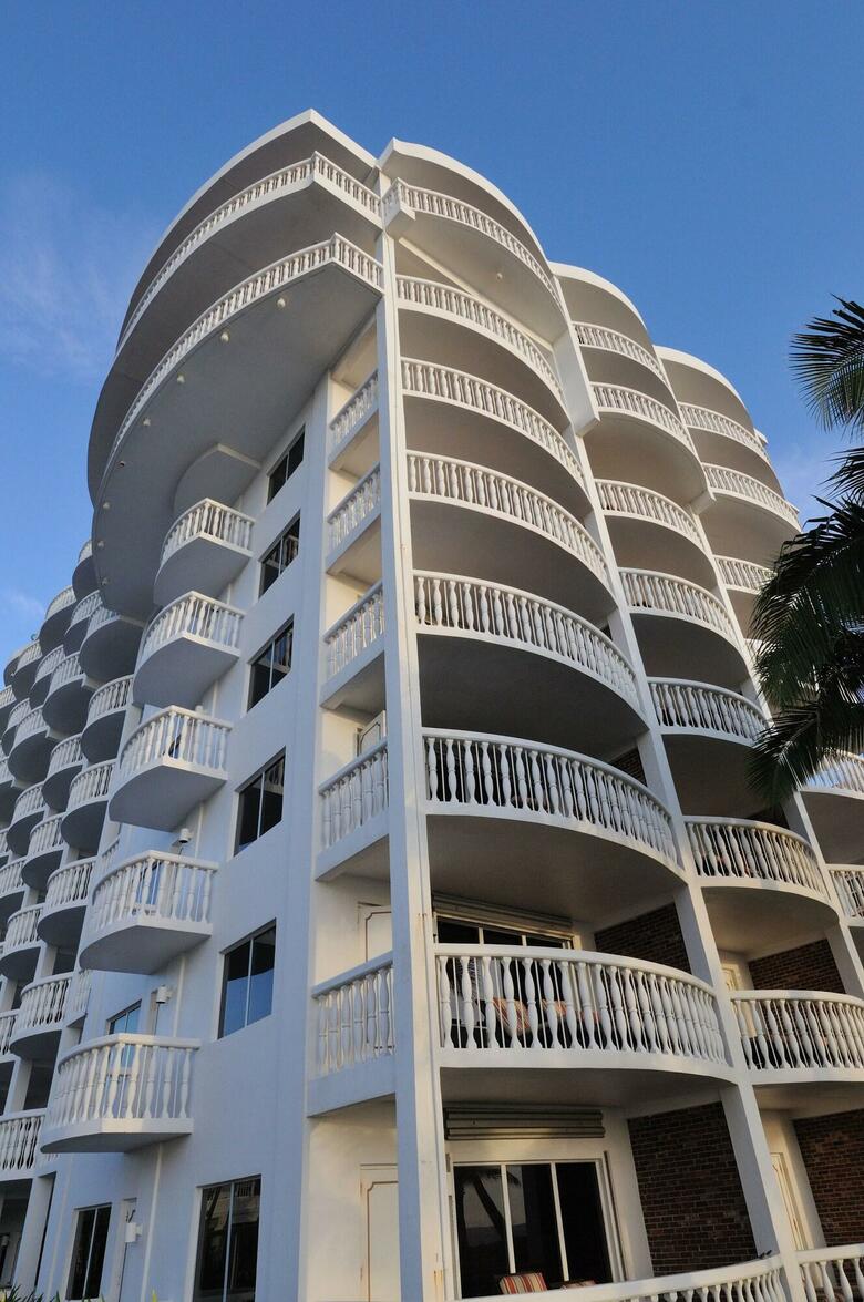 Hotel Beachcomber Resort & Villas