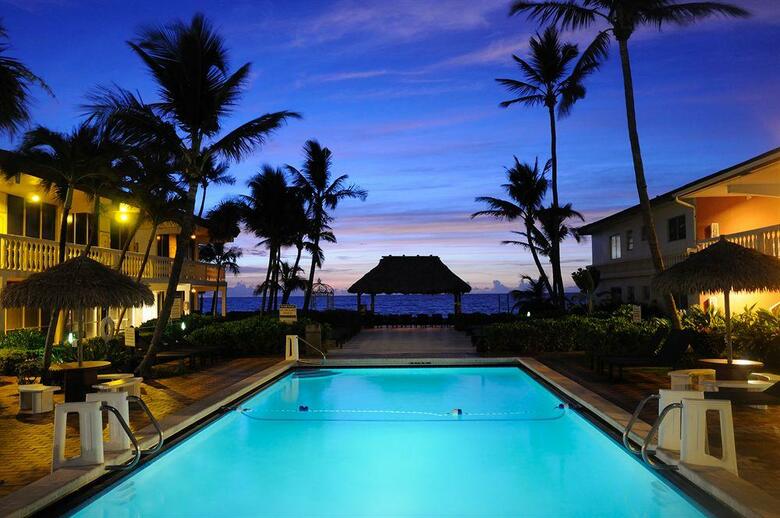 Hotel Beachcomber Resort & Villas