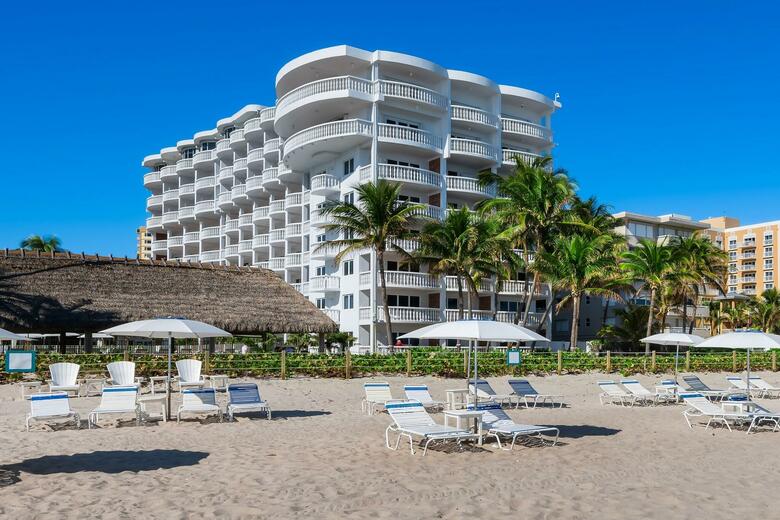Hotel Beachcomber Resort & Villas