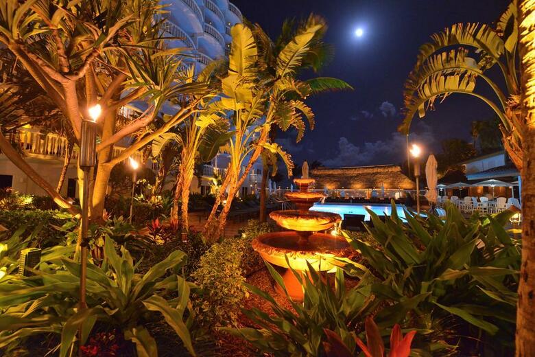 Hotel Beachcomber Resort & Villas