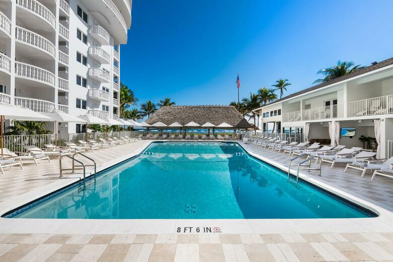 Hotel Beachcomber Resort & Villas