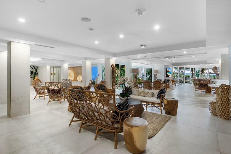 Hotel Beachcomber Resort & Villas