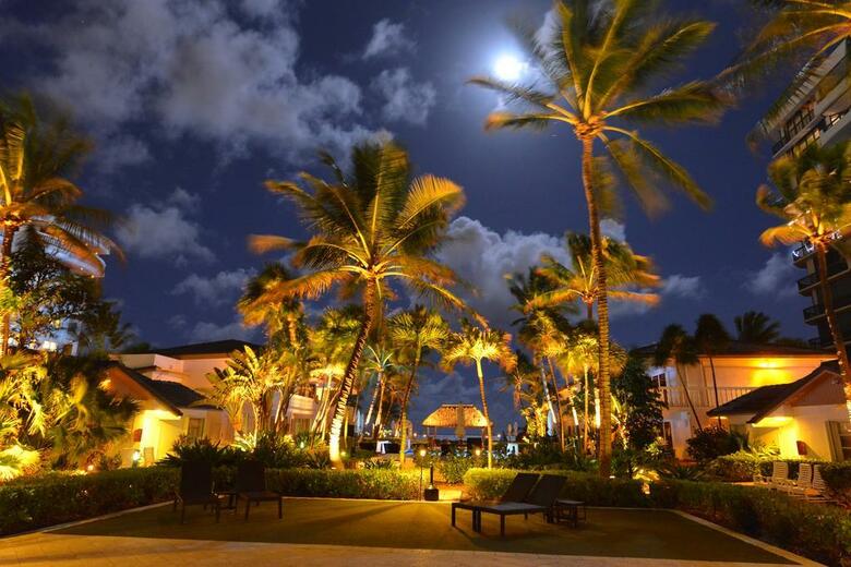 Hotel Beachcomber Resort & Villas