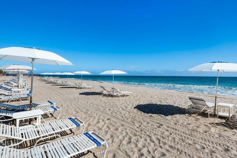 Hotel Beachcomber Resort & Villas