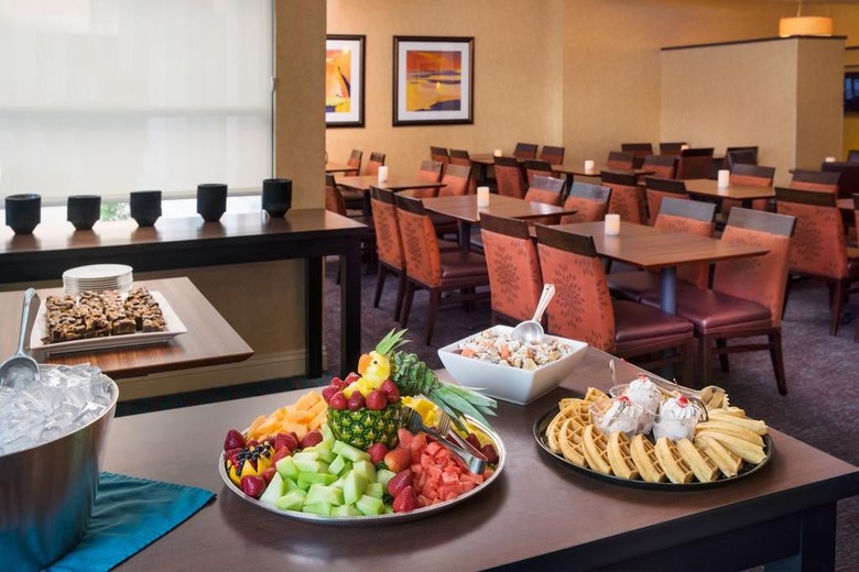 Hotel Residence Inn Hughes Center