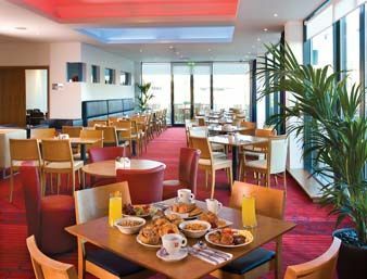 Hotel Ramada Encore Derby