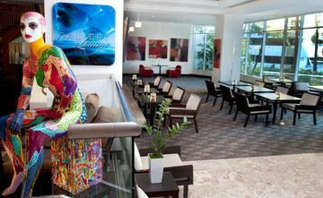 Hotel Doubletree Suites By Hilton - Gallery One