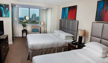 Hotel Doubletree Suites By Hilton - Gallery One