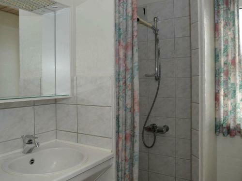 Three-bedroom Holiday Home In Bl�vand 44